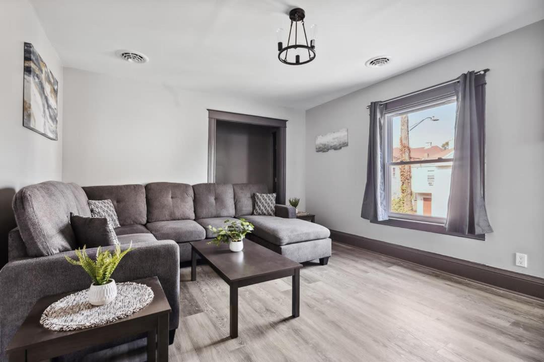 Spacious 6Br 2Ba Minutes For The Falls & Casino Niagara Falls Exterior photo