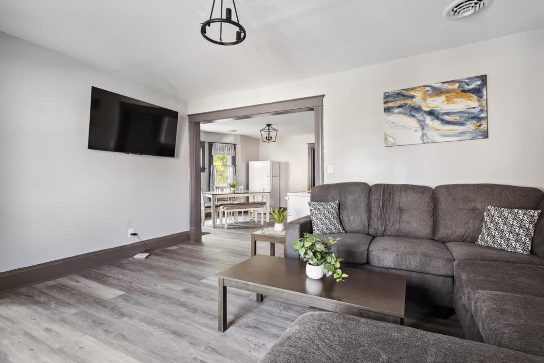 Spacious 6Br 2Ba Minutes For The Falls & Casino Niagara Falls Exterior photo